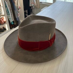 Nick Fouquet size 7 or 56.